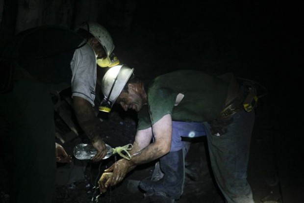 Ramazanski iftar na 400 metara ispod zemlje sa rudarima u rudniku Breza