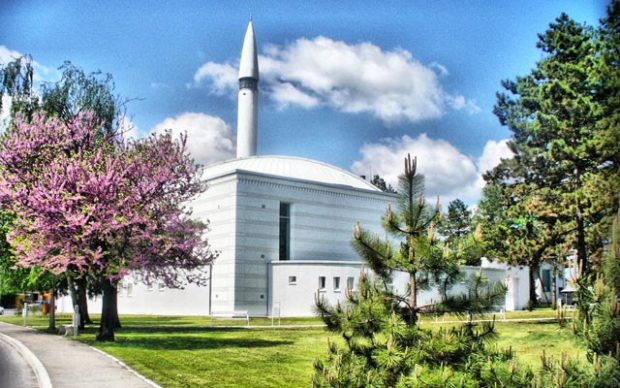 Centralna bajramska svečanost u Bijeloj džamiji u Brčkom