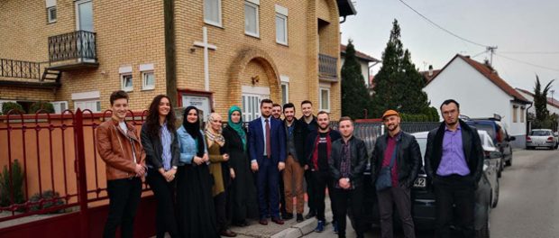 Omladina Atik-Savske džamije u posjeti brčanskim crkvama