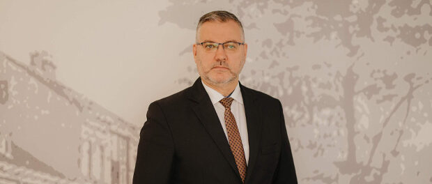 Prof. dr. Amir Karić: Vještačko proizvođenje dilema